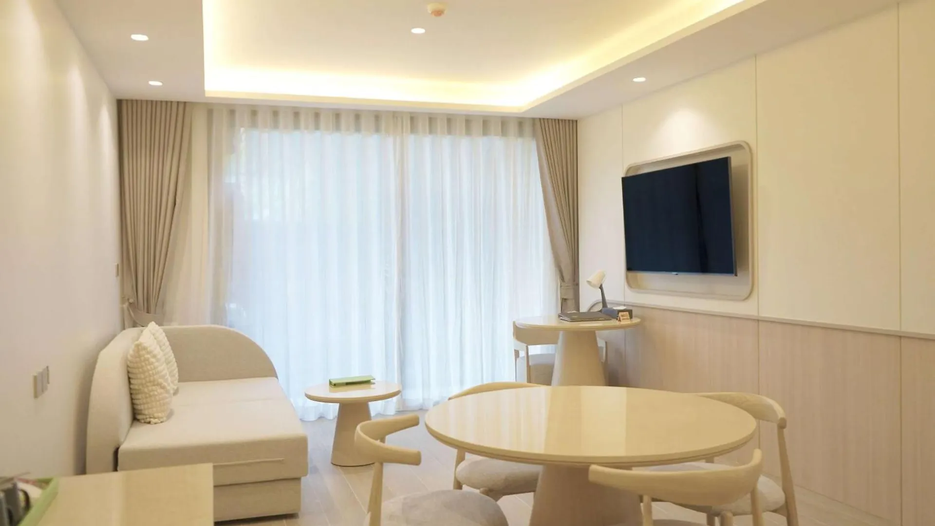 Hotel Wyndham Garden Naithon Phuket Nai Thon Beach